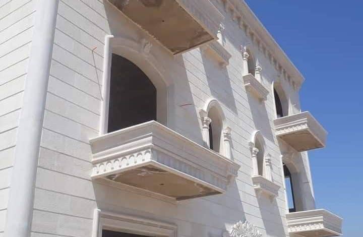 تركيب حجر فى العين